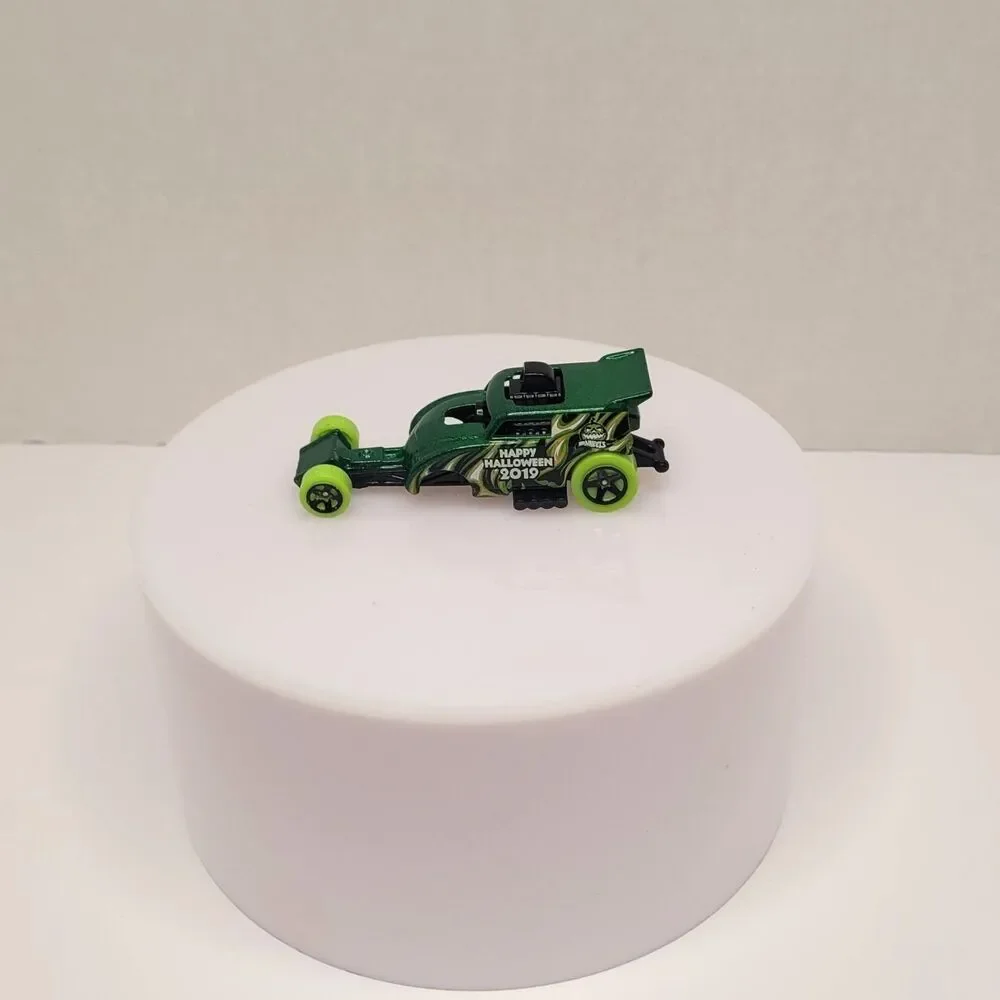 Hot Wheels 2019 Happy Halloween Altered Ego Car